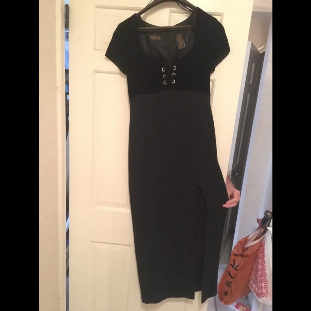 Dress,formal. Liz Claiborne Night. Midi. Velvet top. Slit up the front/side area
